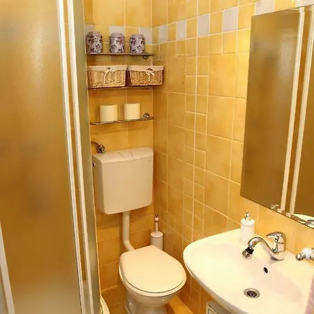Peaceful Tinka Vm Guest house *